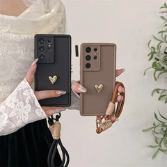 Samsung Galaxy Case with 3D Gold Heart Love Wrist Strap – For S25 Ultra, S24, S23, S22 Plus & More Models