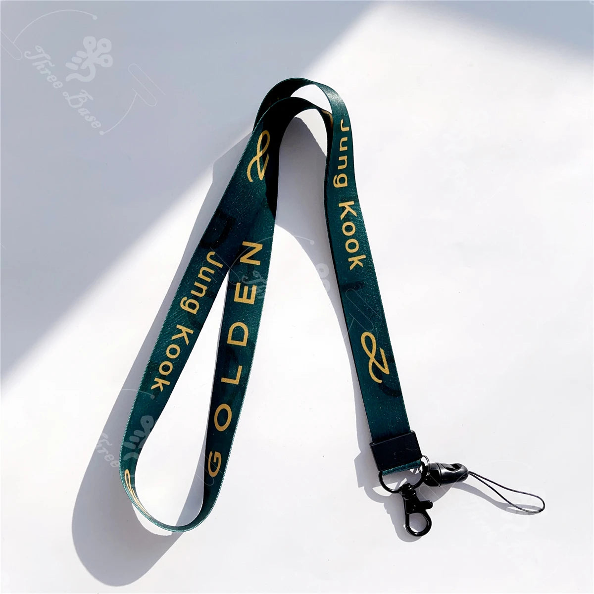 V Layover Luxe Lanyard