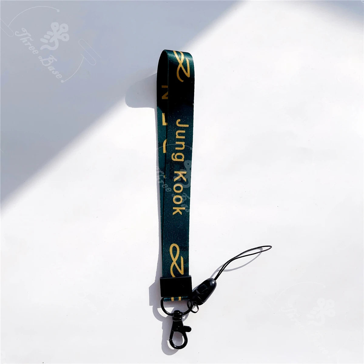 V Layover Luxe Lanyard