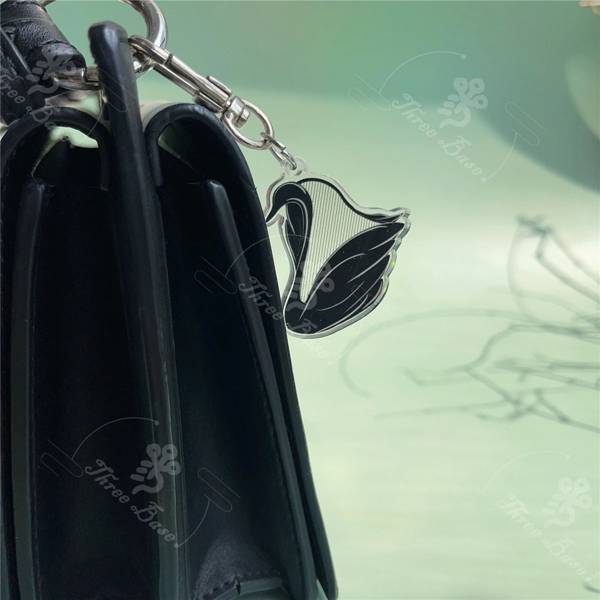 EchoLayover Luxe Keychain